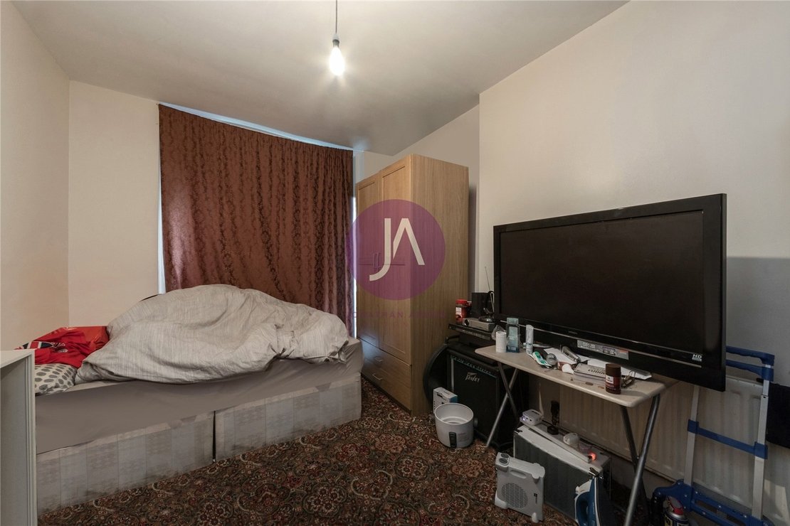 4 bedroom House for sale in Tancred Road-view9