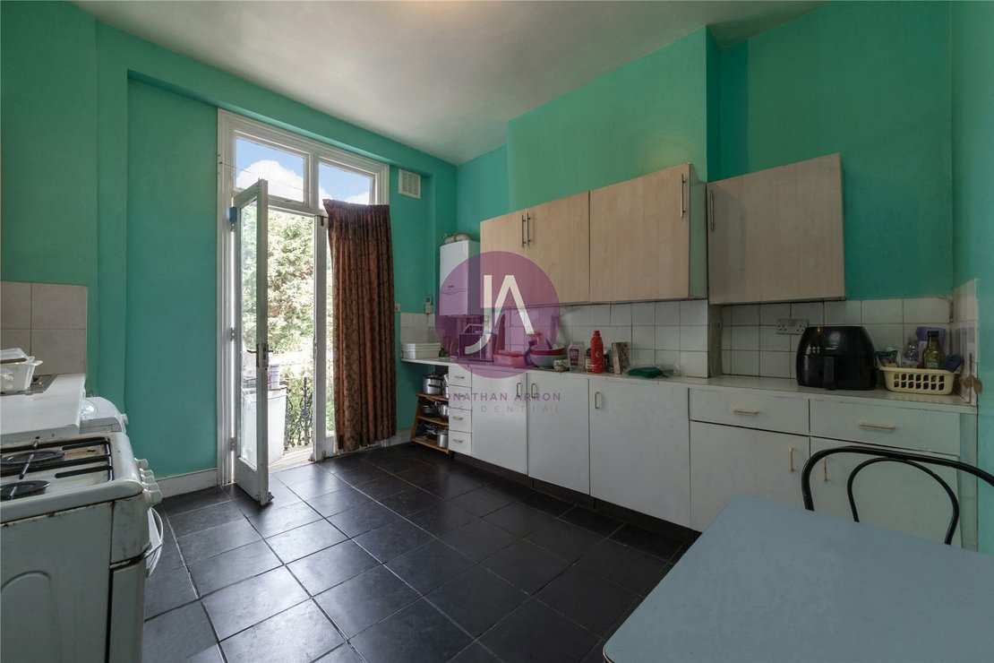 4 bedroom House for sale in Tancred Road-view3