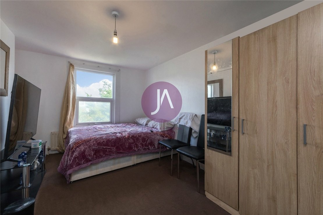 4 bedroom House for sale in Tancred Road-view8