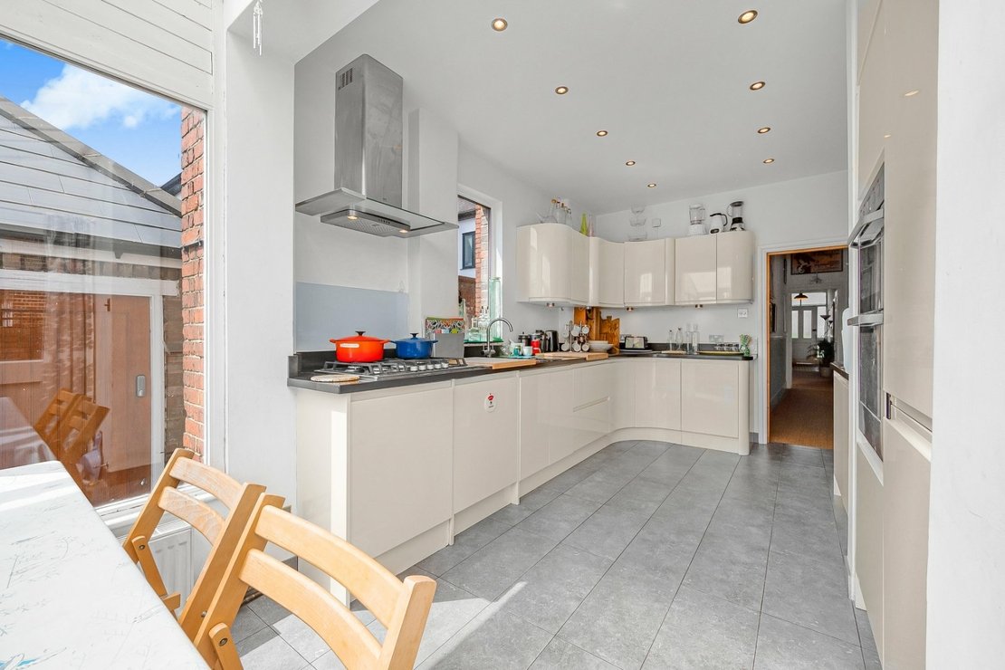 3 bedroom Flat for sale in The Avenue-view15