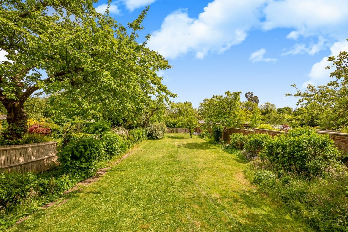 3 bedroom Flat for sale in The Avenue-view7
