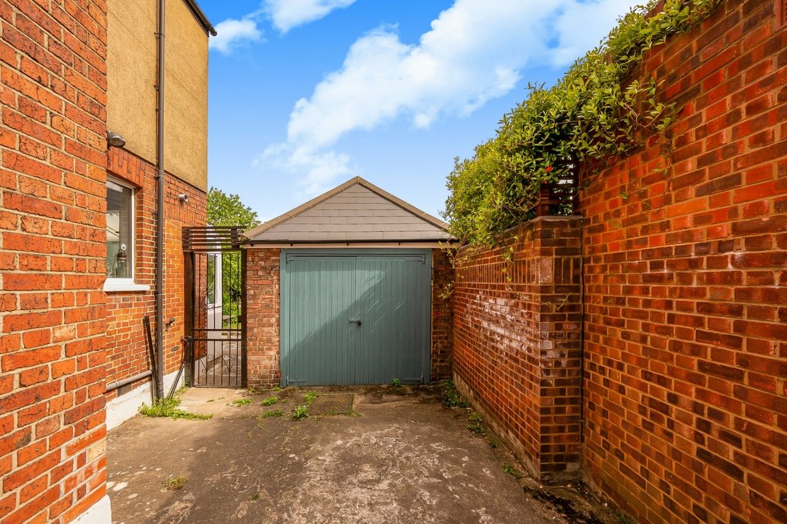 3 bedroom Flat for sale in The Avenue-view22