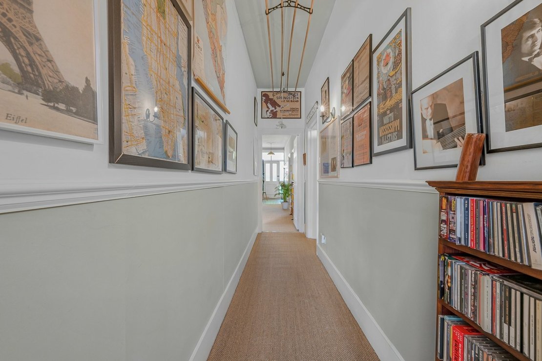 3 bedroom Flat for sale in The Avenue-view16