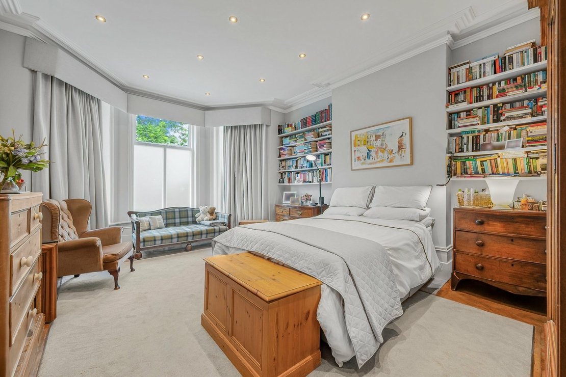 3 bedroom Flat for sale in The Avenue-view5