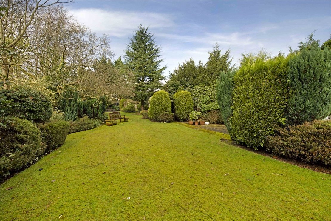 House for sale in South Woodford E18 Jonathan Arron Residential