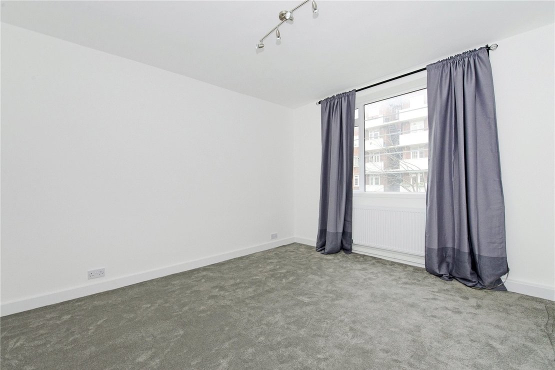 2 bedroom Flat for sale in Townshend Court-view4
