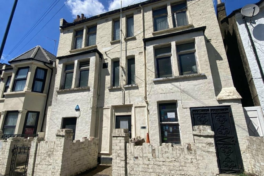 Properties for sale in Villiers Road-view1