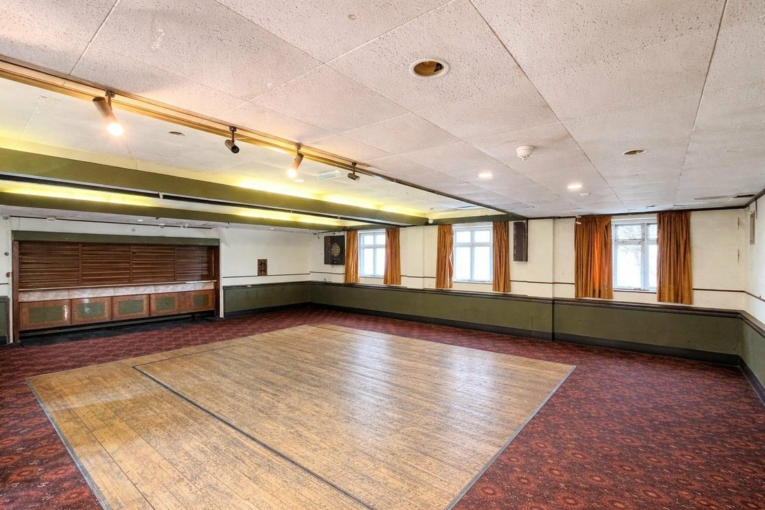 Properties for sale in Villiers Road-view2