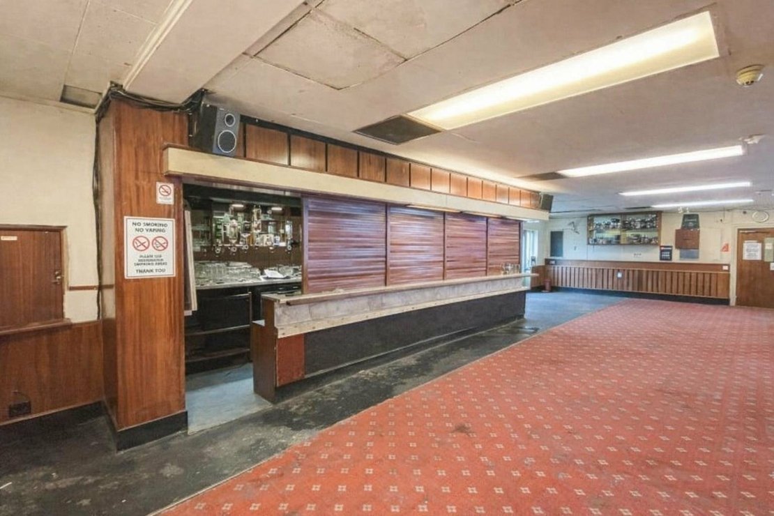 9 bedroom House for sale in Villiers Road-view3