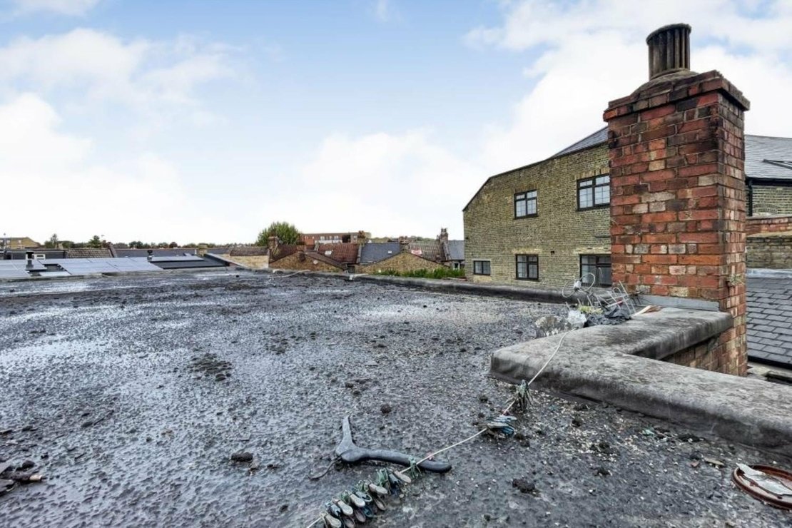 9 bedroom House for sale in Villiers Road-view11