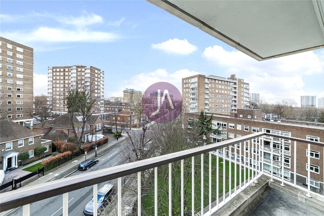 3 bedroom Flat for sale in Walsingham-view7