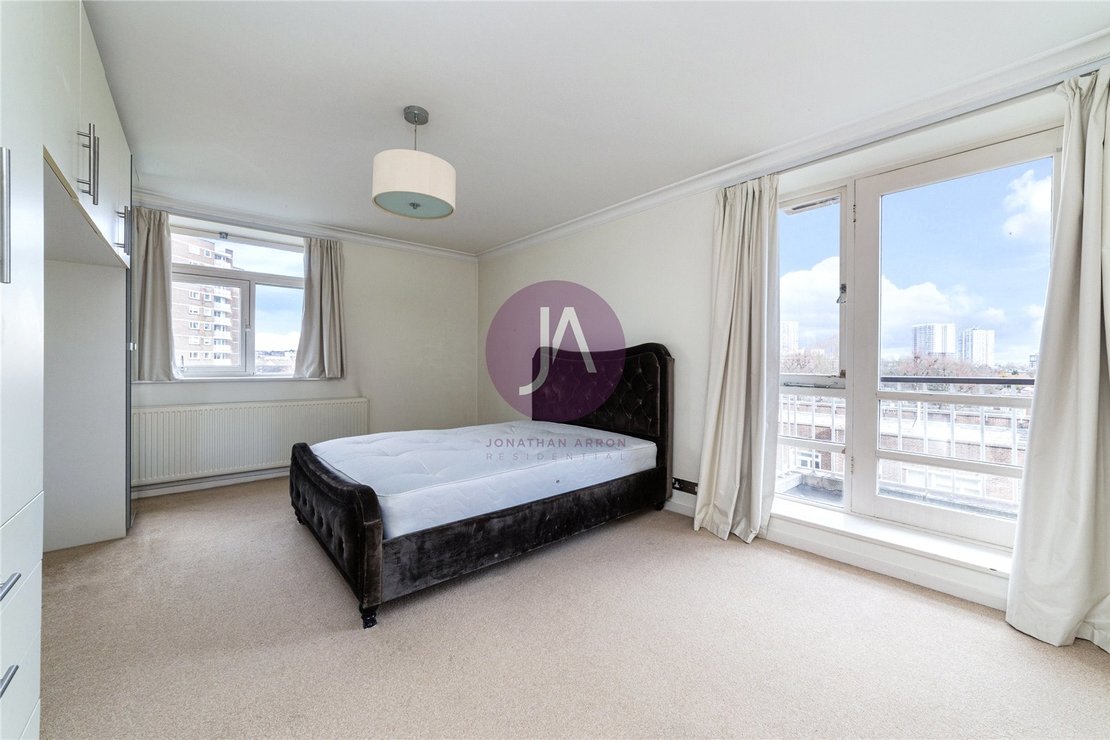 3 bedroom Flat for sale in Walsingham-view4