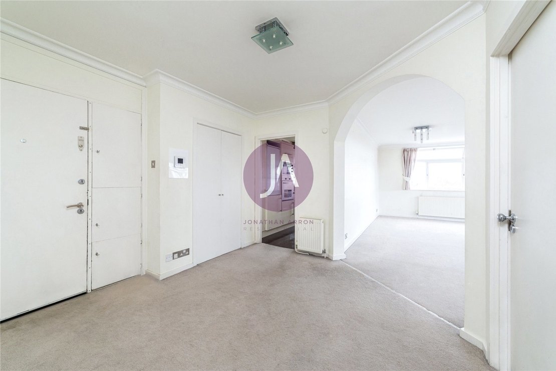 3 bedroom Flat for sale in Walsingham-view8