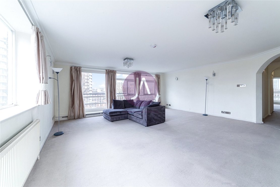 3 bedroom Flat for sale in Walsingham-view12
