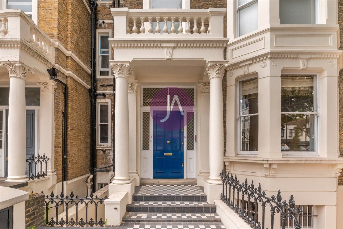 6 bedroom House for sale in Warrington Crescent-view21