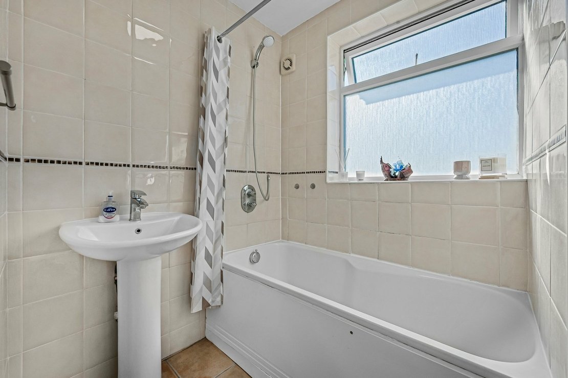 3 bedroom House for sale in Warwick Avenue-view7