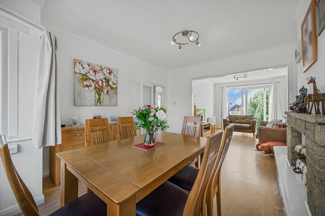 3 bedroom House for sale in Warwick Avenue-view2