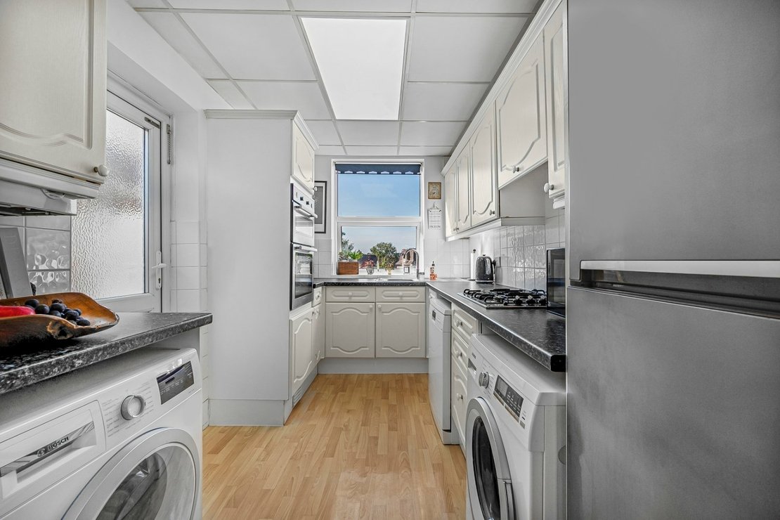 3 bedroom House for sale in Warwick Avenue-view4