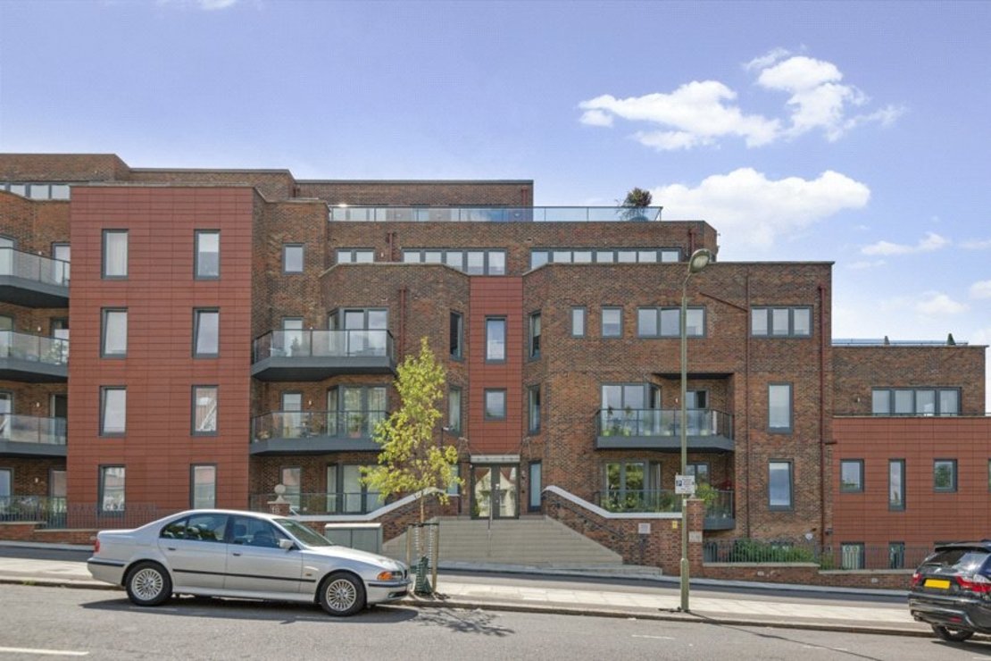 2 bedroom Flat for sale in West Heath Place-view2