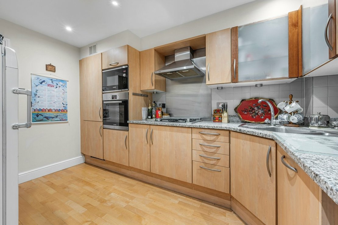 2 bedroom Flat for sale in Westfield-view5
