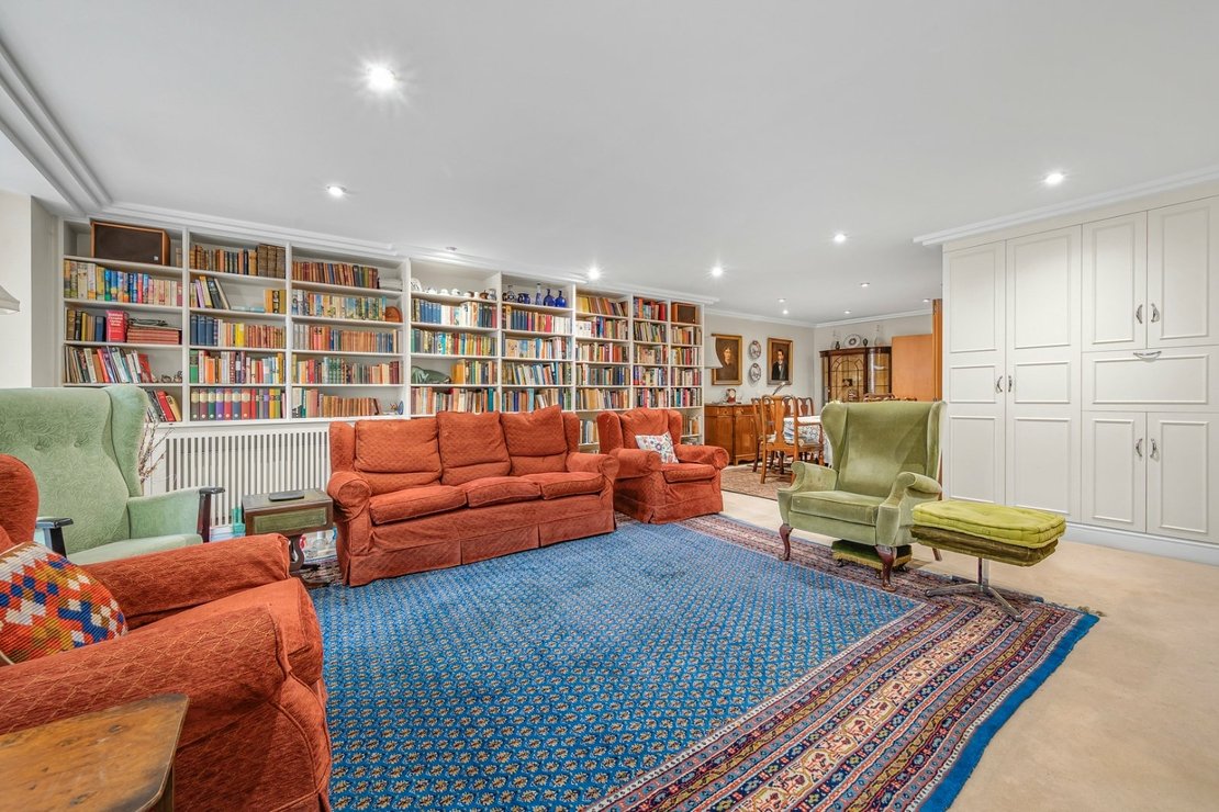 2 bedroom Flat for sale in Westfield-view4
