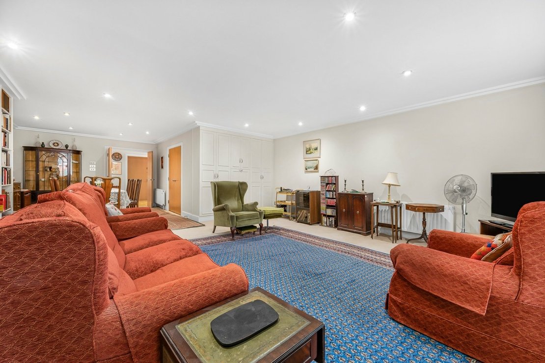 2 bedroom Flat for sale in Westfield-view3
