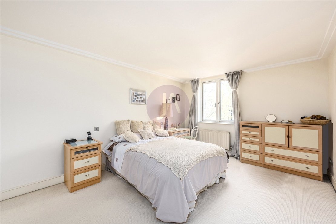 2 bedroom Flat for sale in Westfield-view4