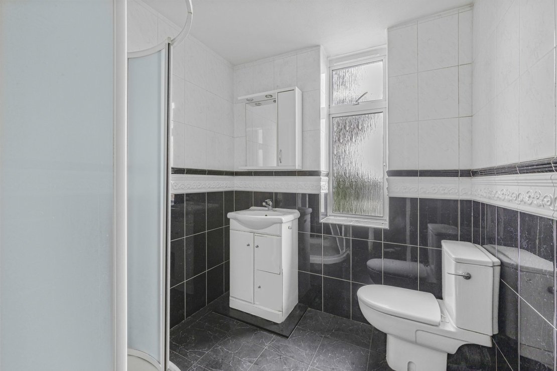 3 bedroom Flat for sale in William Court-view11