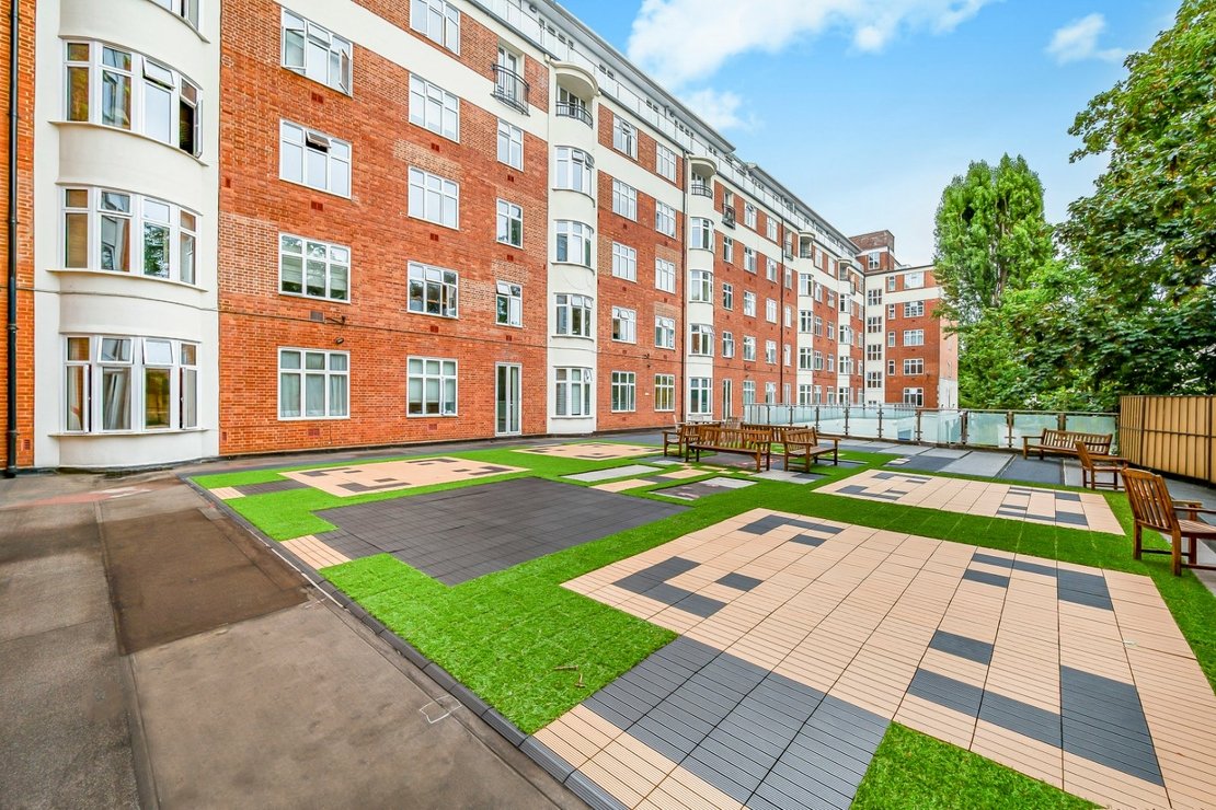 3 bedroom Flat for sale in William Court-view17