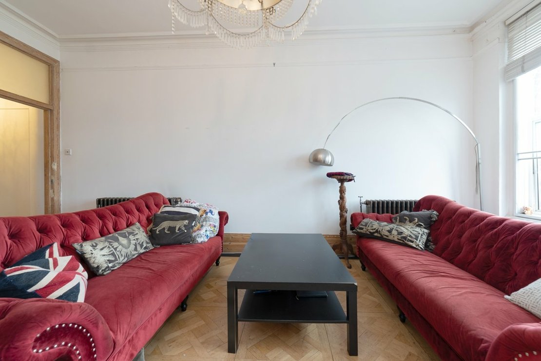 4 bedroom Flat for sale in Winchester Avenue-view13