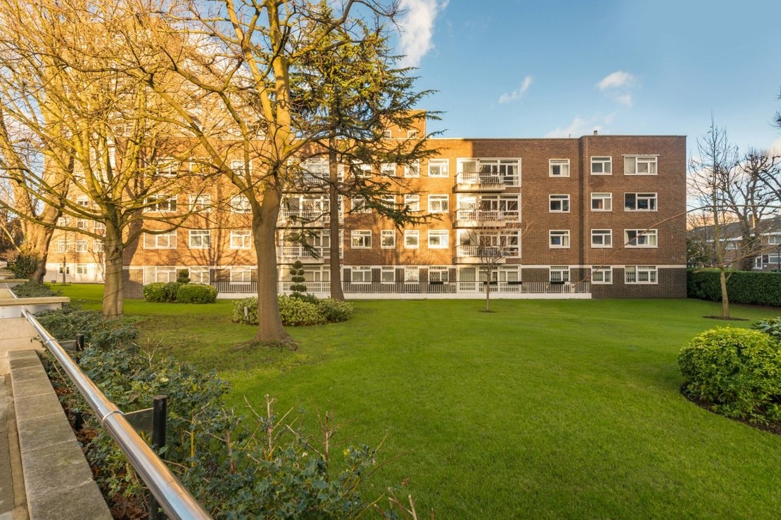 3 bedroom Flat for sale in Wymondham Court-view14