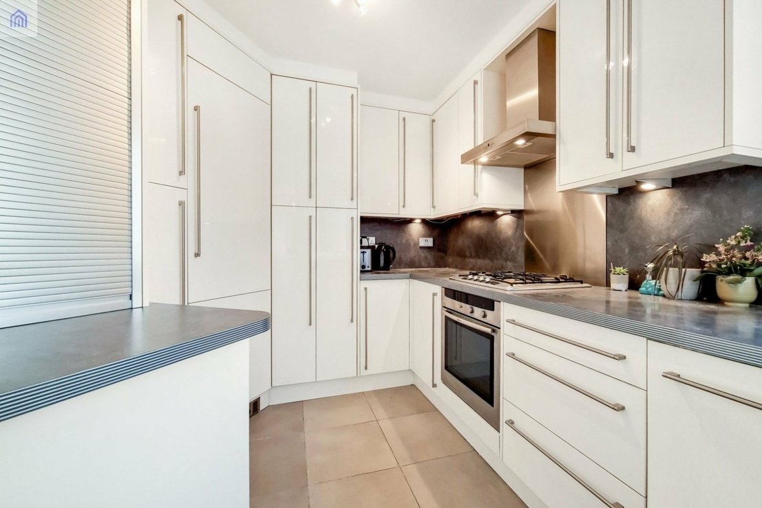1 bedroom Flat to rent in 145 Grosvenor Road-view4