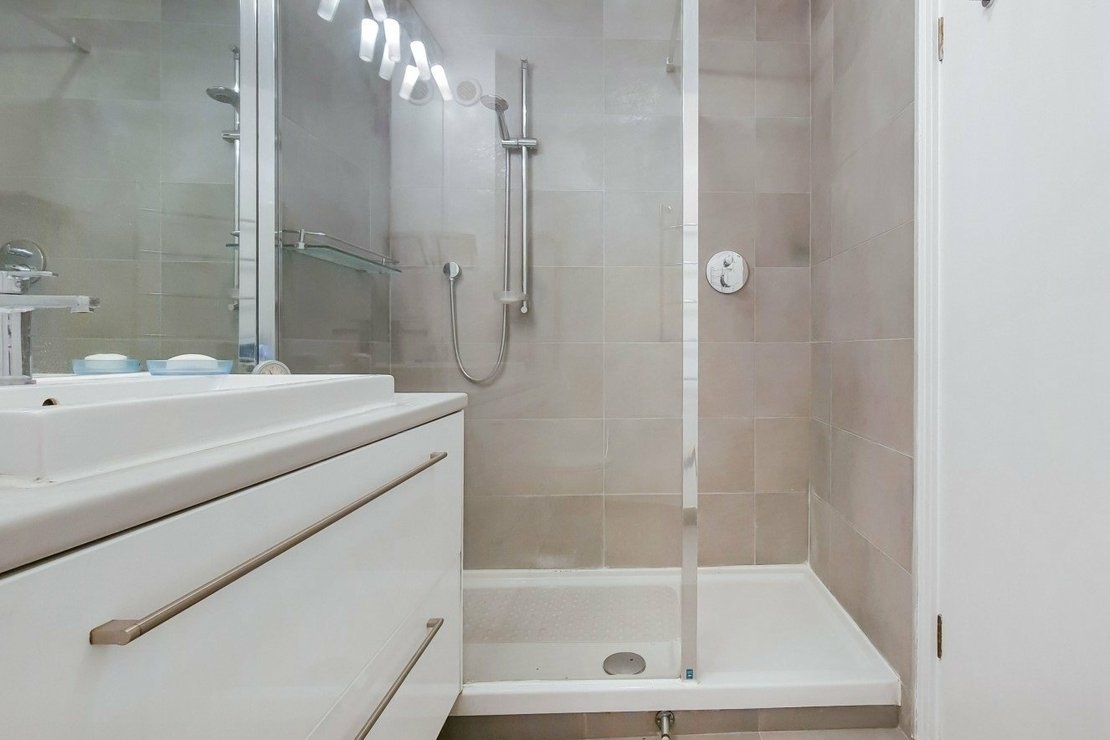 1 bedroom Flat to rent in 145 Grosvenor Road-view6