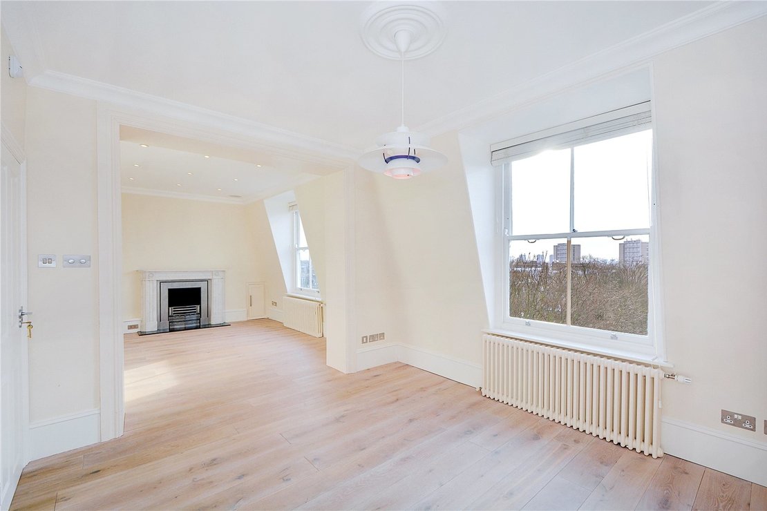 2 bedroom Flat to rent in Abbey Court-view3