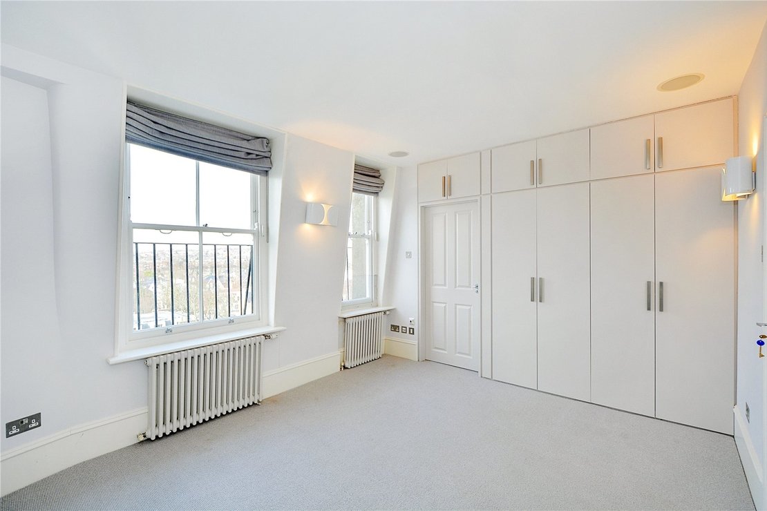 2 bedroom Flat to rent in Abbey Court-view4