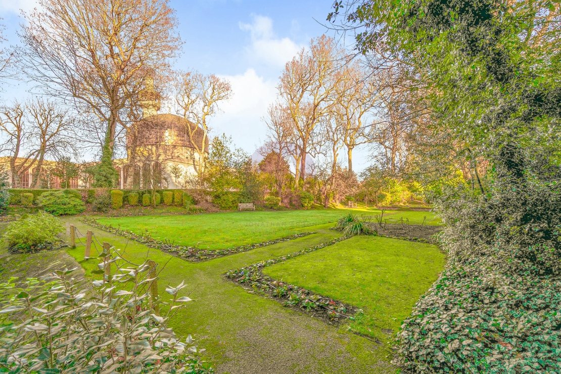 4 bedroom Flat to rent in Abbey Lodge-view7