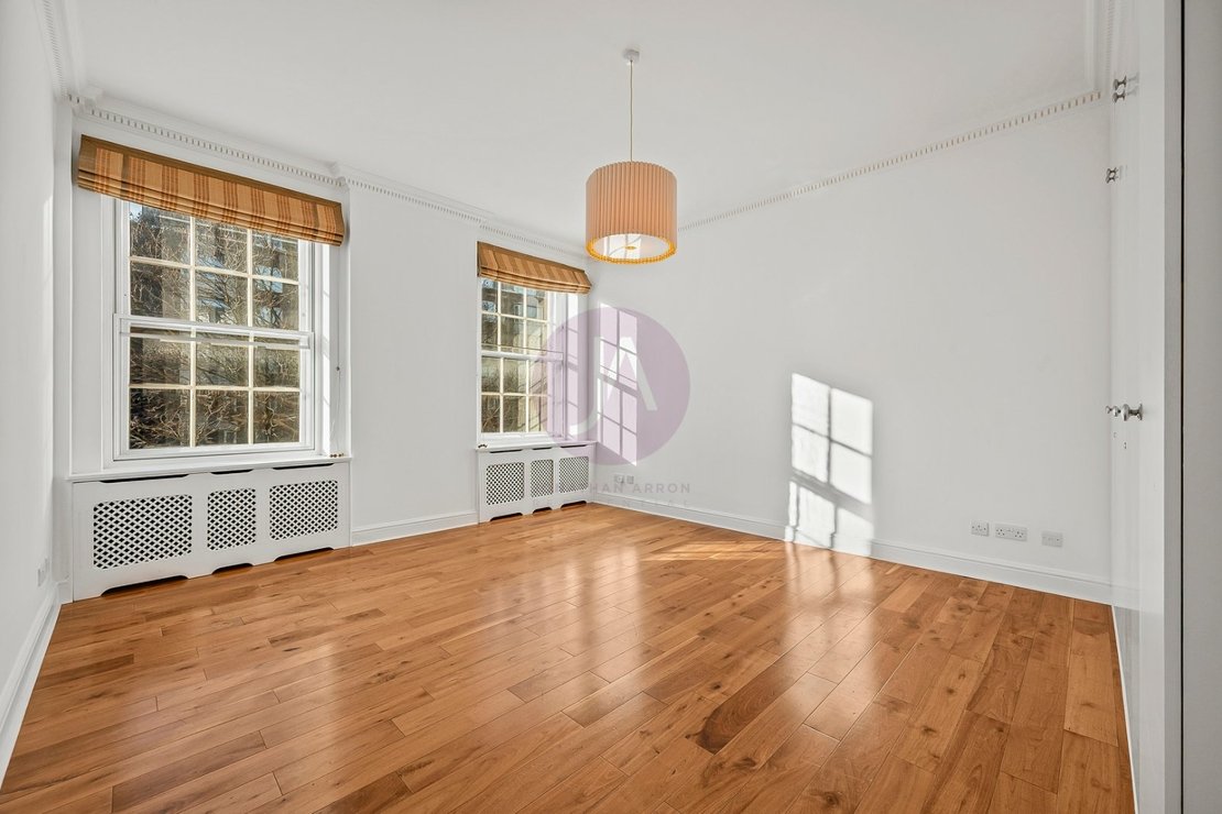 4 bedroom Flat to rent in Abbey Lodge-view8