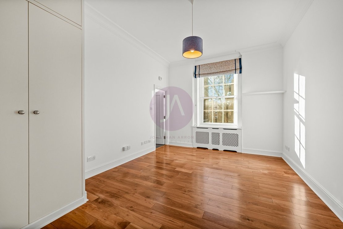 4 bedroom Flat to rent in Abbey Lodge-view11