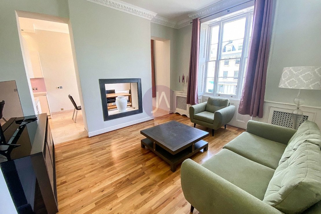 2 bedroom Flat to rent in Abbey Road-view1