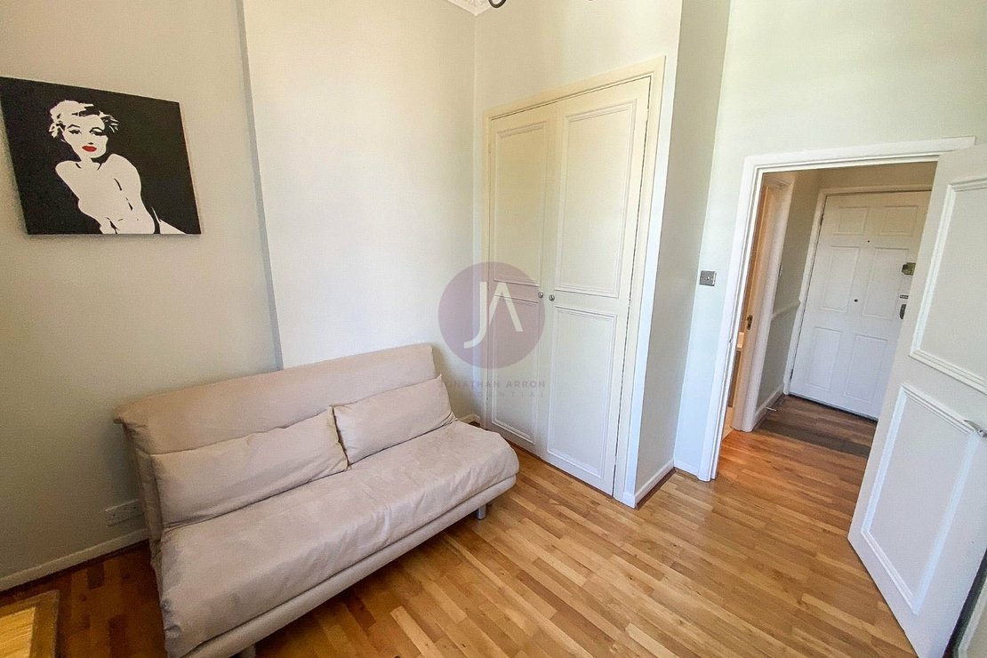 2 bedroom Flat to rent in Abbey Road-view10
