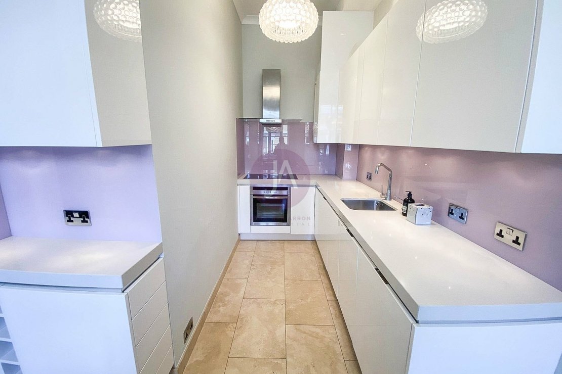 2 bedroom Flat to rent in Abbey Road-view4