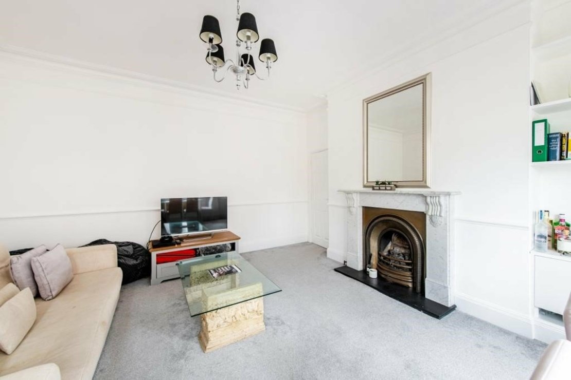 2 bedroom Flat to rent in Aberdeen Court-view6