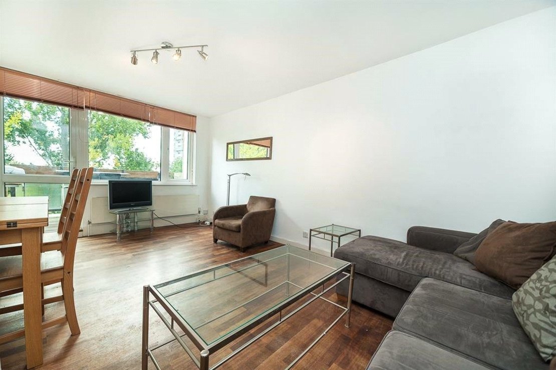 1 bedroom Flat to rent in Aldsworth Close-view1