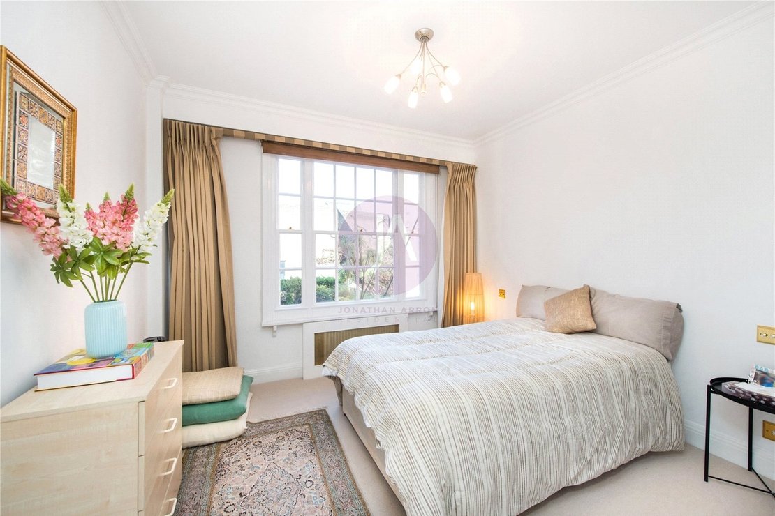 3 bedroom Flat to rent in Apsley House-view5