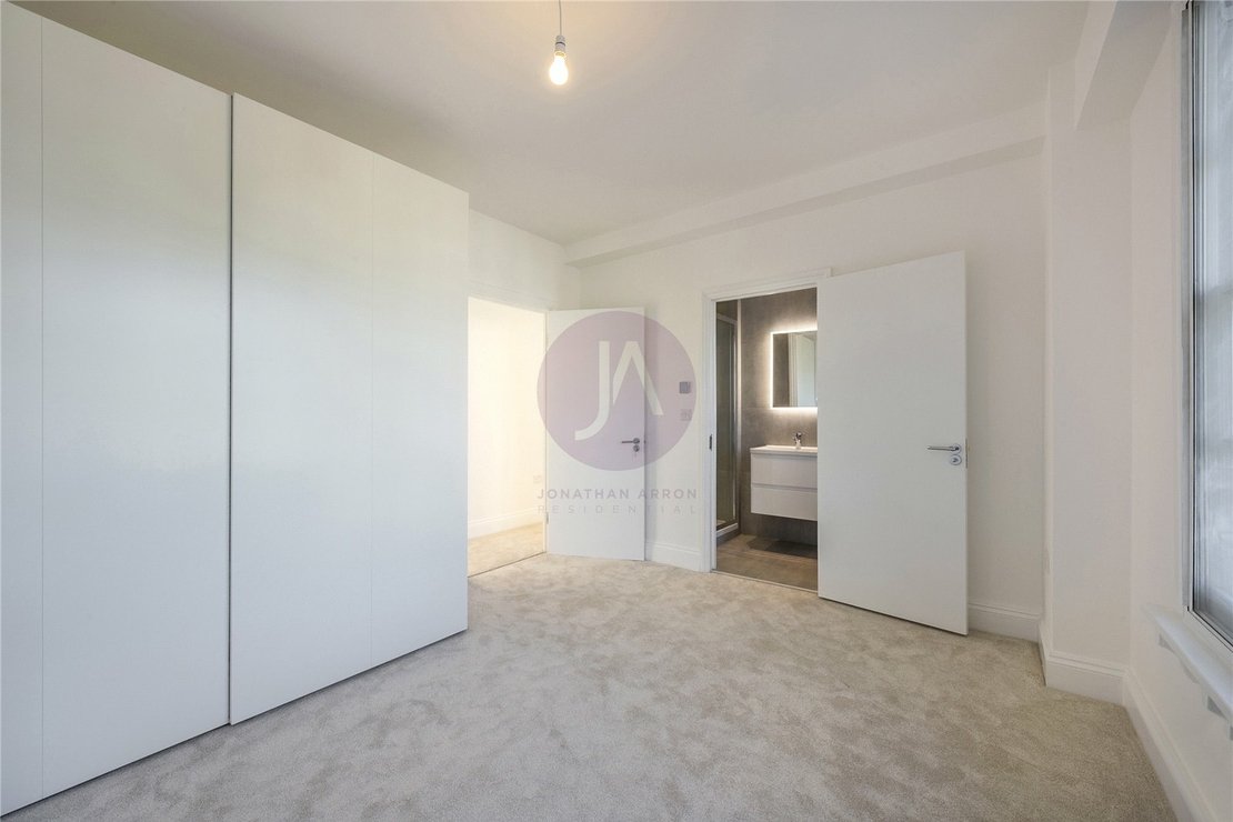 3 bedroom Flat to rent in Apsley House-view11