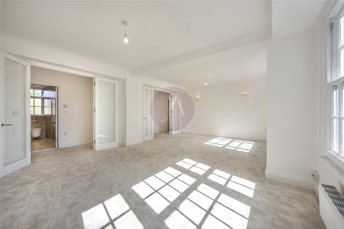 3 bedroom Flat to rent in Apsley House-view4