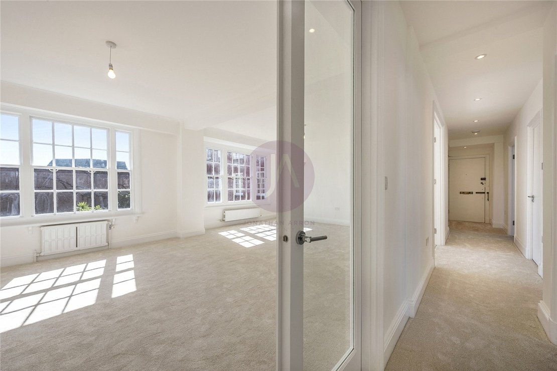 3 bedroom Flat to rent in Apsley House-view13
