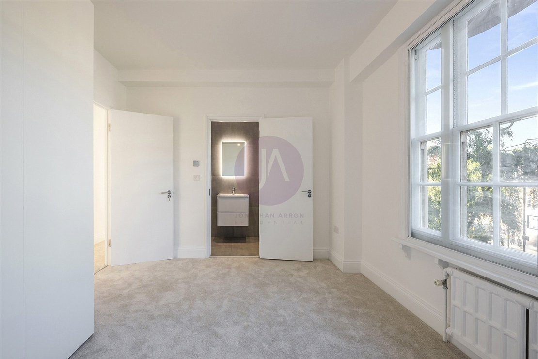 3 bedroom Flat to rent in Apsley House-view5