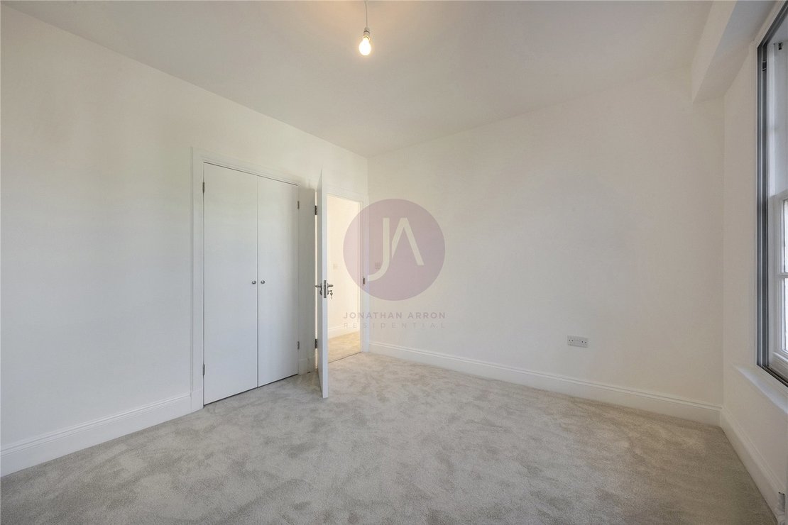 3 bedroom Flat to rent in Apsley House-view7