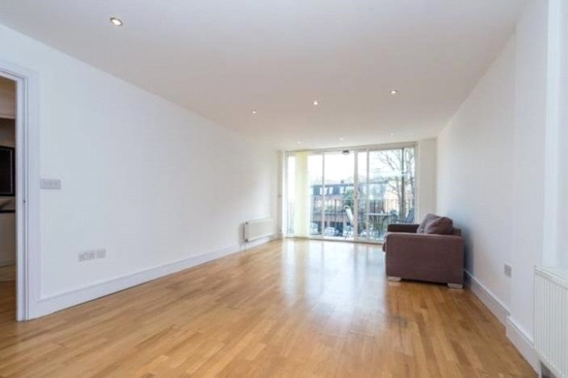 3 bedroom Flat to rent in Ash Court-view1